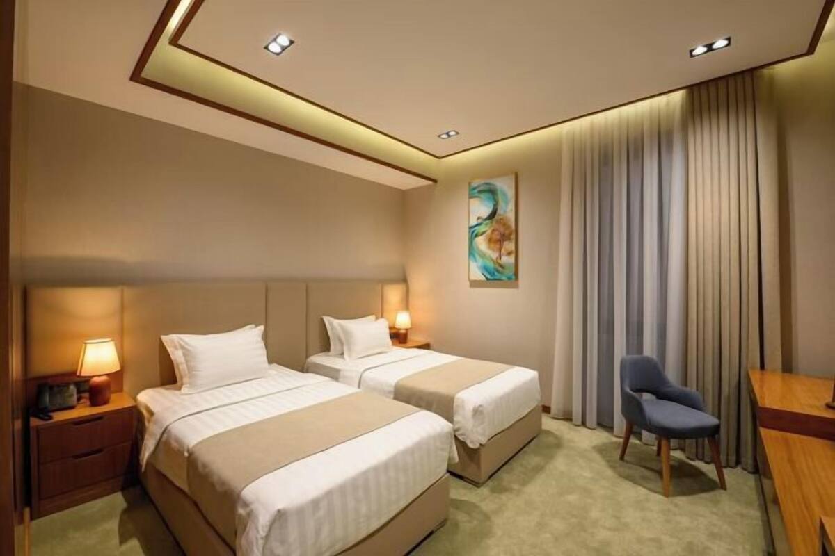 Minibar, bureau, espace de travail pour ordinateur portable