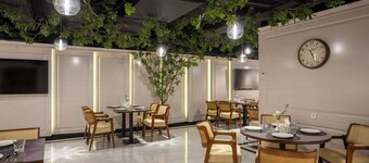 塔什干康斯蒂酒店
