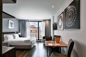 1 habitación, tabla de planchar con plancha, wifi y ropa de cama 