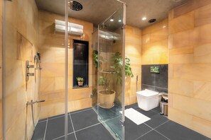 Executive Suite, Balcony, City View | Bathroom | Slippers - Jardin hotels teen imli  (Indore)