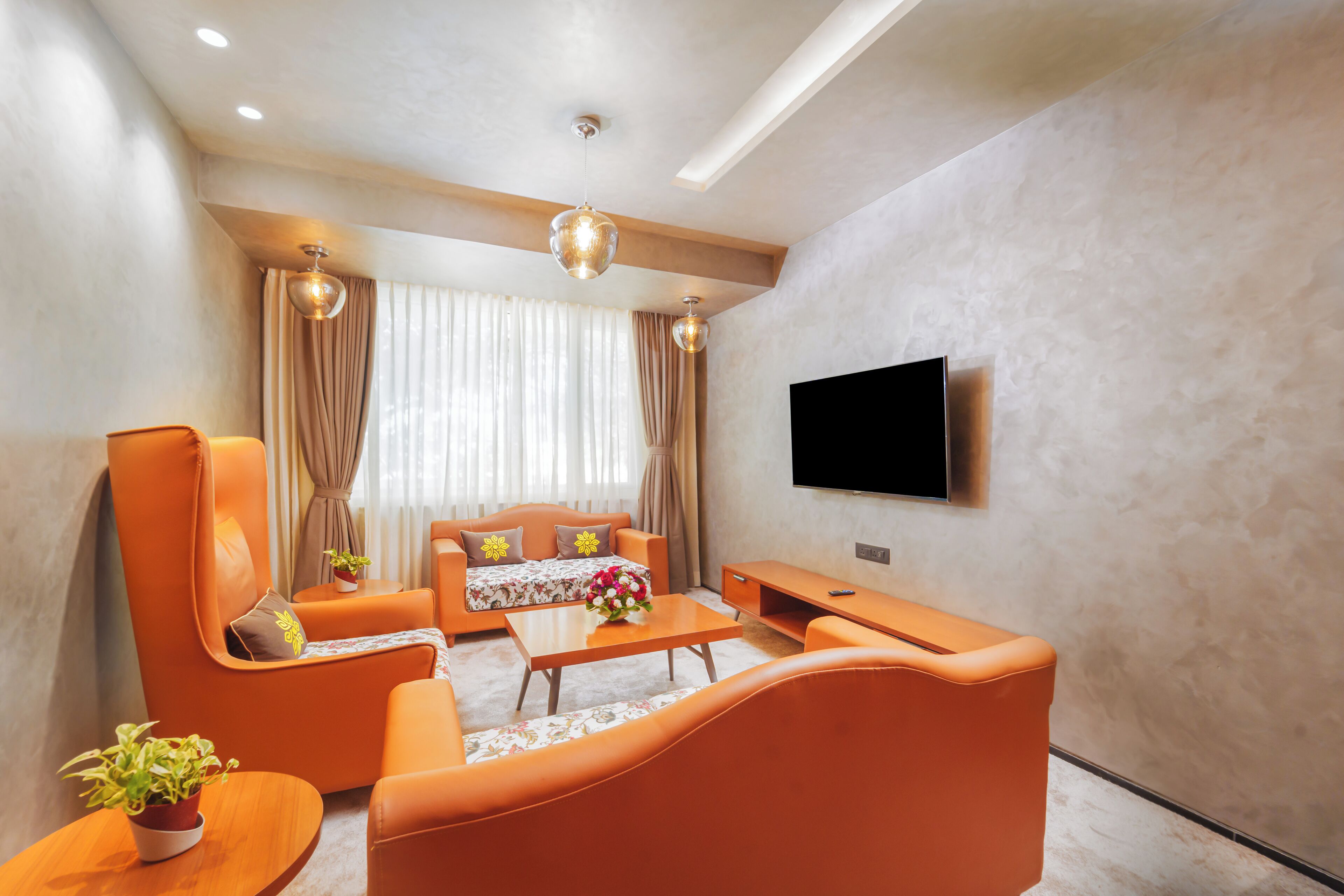 Executive Suite, Balcony, City View | Living room