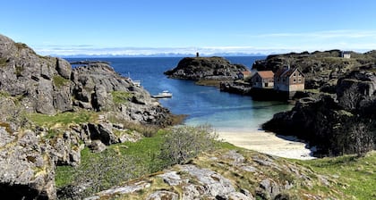 Cozy, new & modern with whirlpool in the fishing village of Stamsund