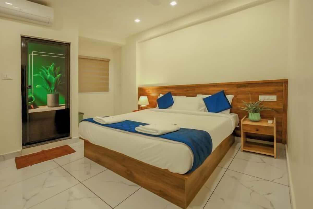 Luxe beddengoed, bedden met traagschuimmatras, een kluis op de kamer