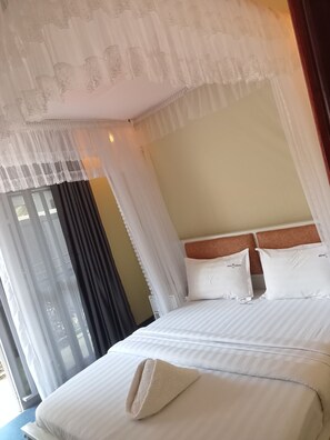 Standard Double Room, Balcony | Desk, laptop workspace, free WiFi - Meltonia Luxury Inn (Busia)