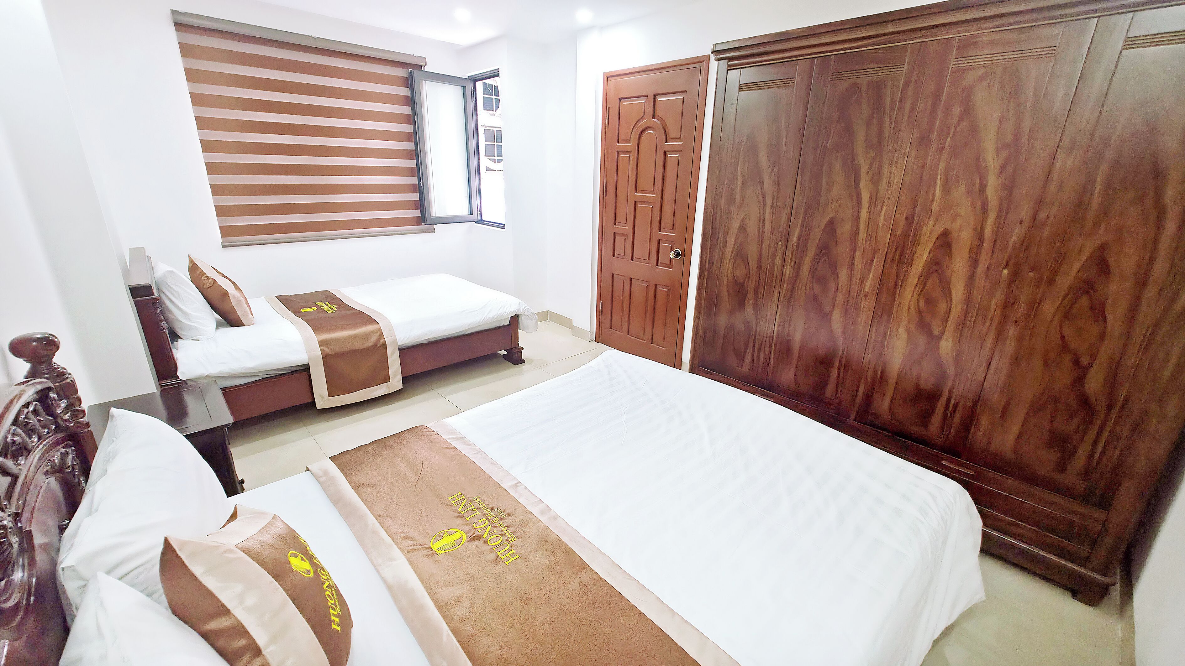 20 bedrooms, free WiFi