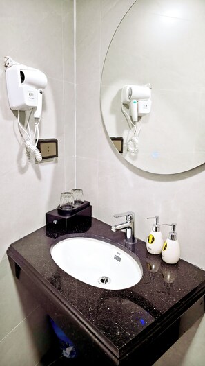 Bathroom - Huong Linh Apartment (Hanoi)