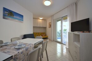 Interior - Freshly Renovated Apartment in a Poolside Residence (Lignano Sabbiadoro)