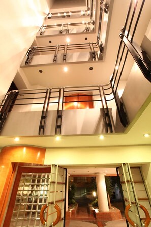 Apartment, Smoking