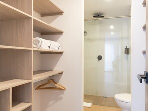 House | 3 bedrooms - Fantastic 3 BR w Balcony in Laureles Medell n (Medellín)