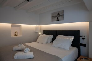 1 dormitorio, tabla de planchar con plancha, wifi y ropa de cama