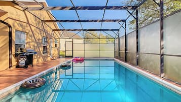 Et oppvarmet basseng