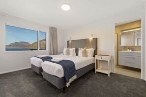 5 Schlafzimmer, Schreibtisch, Bügeleisen/Bügelbrett, kostenloses WLAN