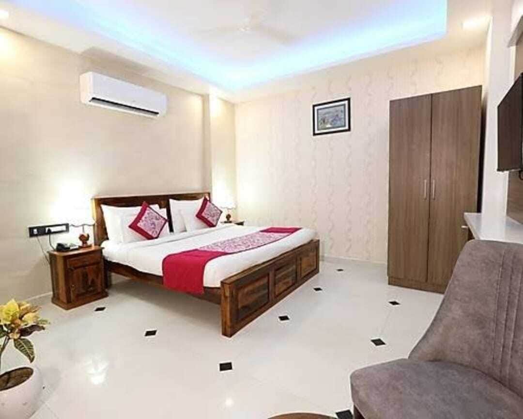 Rom – basic | Skrivebord og wi-fi (inkludert)