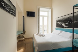 5 bedrooms, WiFi, bed sheets