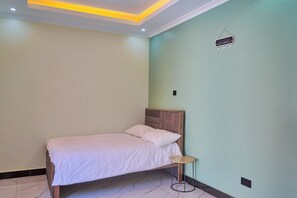 Room | Free WiFi - Freetown Resort-Gulu (Gulu)