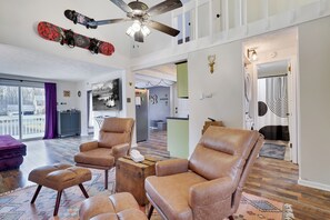 Smart TV, fireplace, video games