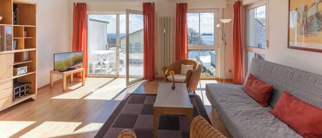 Télévision, lecteur de DVD, chaîne hi-fi