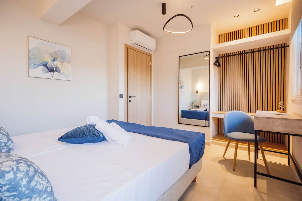 In-room safe, iron/ironing board, cribs (free), WiFi (free)