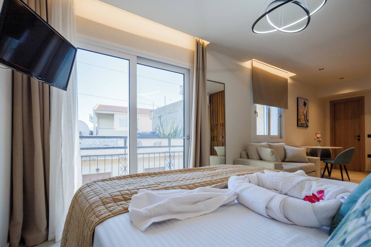 In-room safe, iron/ironing board, cribs (free), WiFi (free)