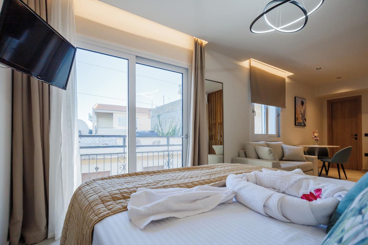 In-room safe, iron/ironing board, cribs (free), WiFi (free)
