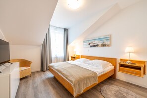 2 chambres, fer et planche à repasser, Wi-Fi gratuit, draps fournis