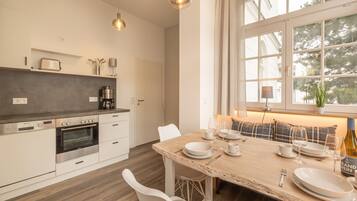 Kühlschrank, Ofen, Herdplatte, Geschirrspüler