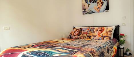 3 camere, una cassaforte in camera, una scrivania, ferro/asse da stiro