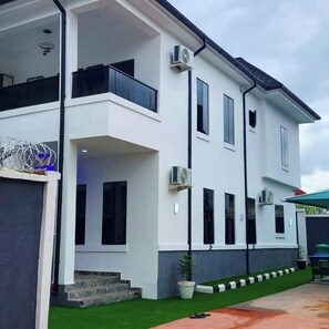 Front of property - Me Time Residence  (Enugu)