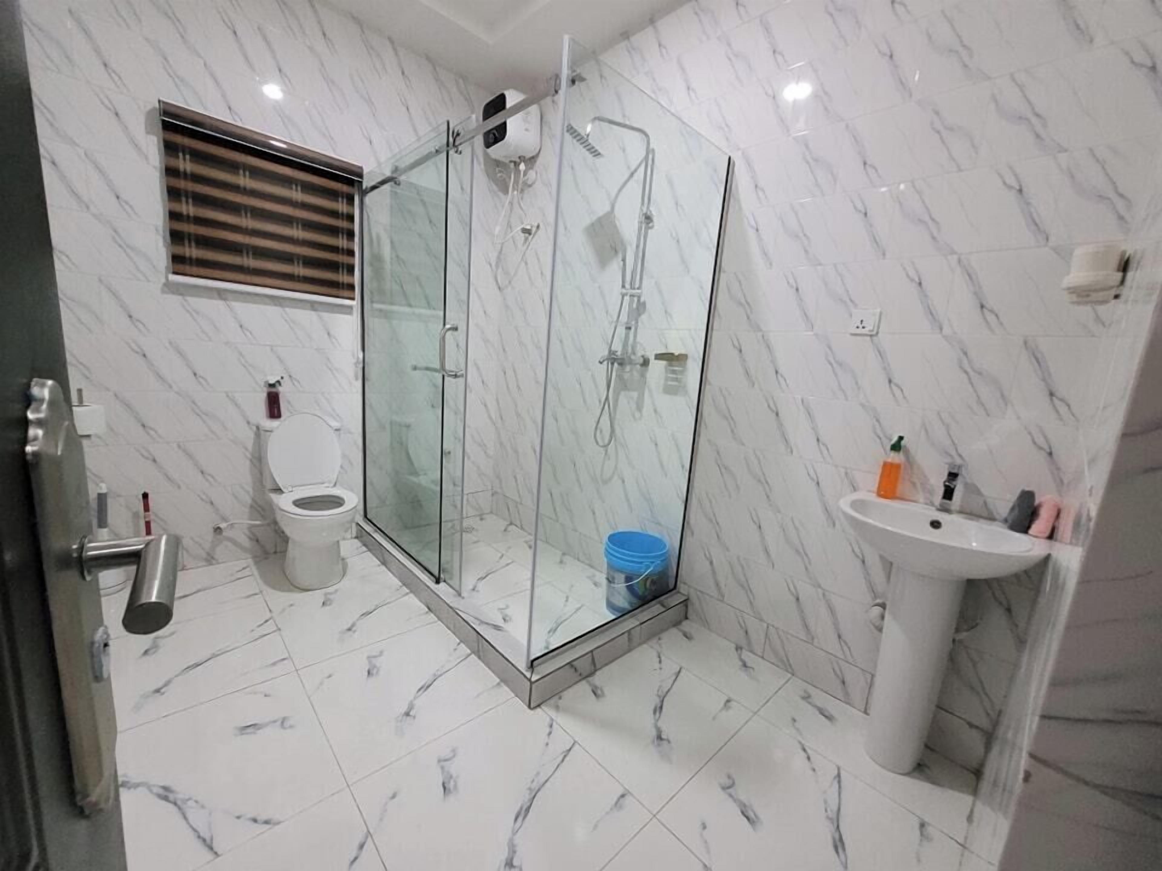 Family Apartment, Balcony, City View | Bathroom | Free toiletries, hair dryer, towels, soap