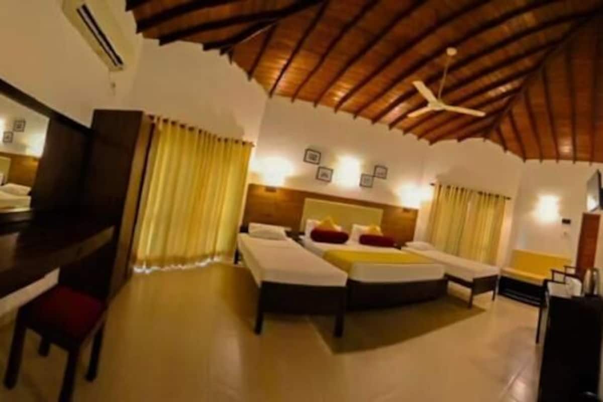 1 bedroom, hypo-allergenic bedding, minibar, desk