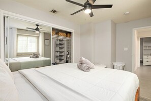 2 chambres, fer et planche à repasser, Wi-Fi gratuit, draps fournis