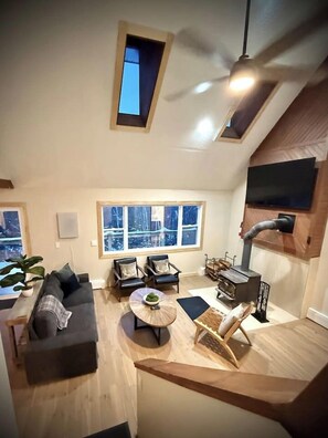 Smart TV, fireplace - Ski/MTB/Arcade/Pool Table(Sleeps 20)near Killington/Woodstock (Stockbridge)