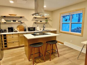 Fridge, microwave, oven, stovetop - Ski/MTB/Arcade/Pool Table(Sleeps 20)near Killington/Woodstock (Stockbridge)