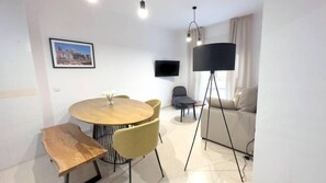 Deluxe Apartment, City View | Living area - Isa Cádiz Palacio de Congresos (Cádiz)