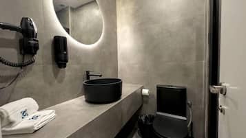 Deluxe Apartment, City View | Bathroom