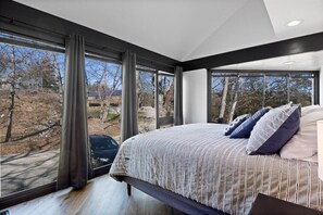 3 bedrooms, desk, free WiFi, bed sheets