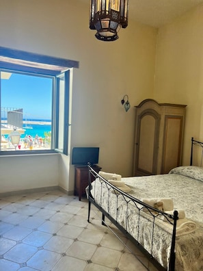 1 soverom, strykejern/-brett, wi-fi og sengetøy