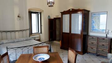 1 camera, ferro/asse da stiro, Wi-Fi, lenzuola