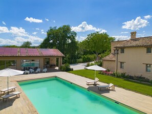 Piscine extérieure