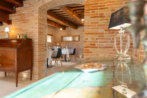Villa Torre Anna: Luxury Experience Jacuzzi, Pool & Garden