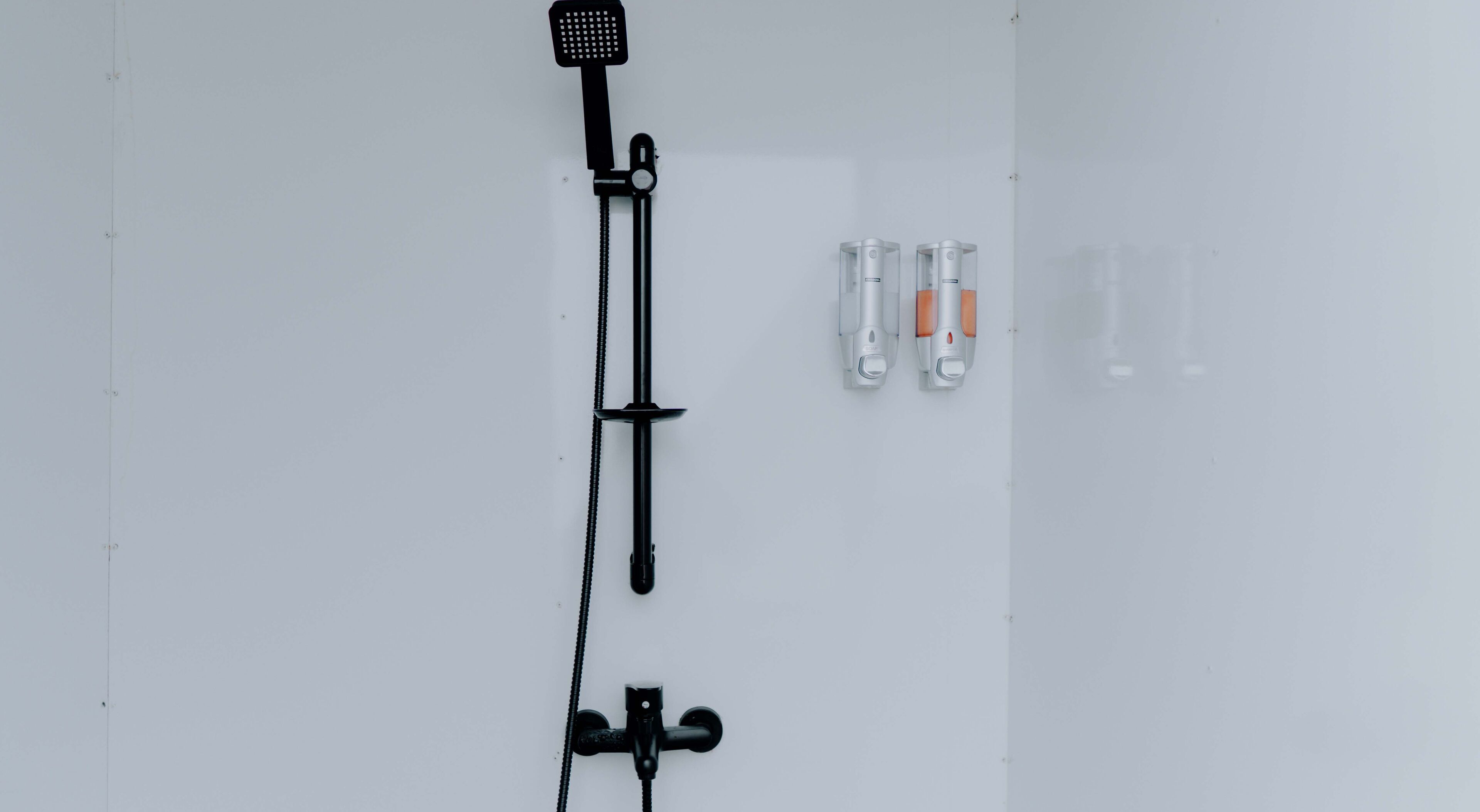 Tente Deluxe, vue vallée | Salle de bain | Articles de toilette gratuits, chaussons, serviettes fournies, savon