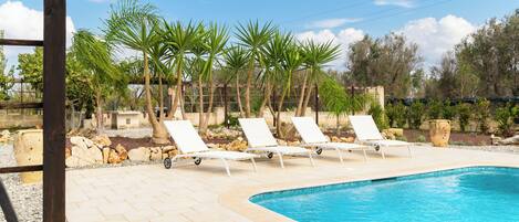 Deluxe Villa, Pool View | Terrace/patio