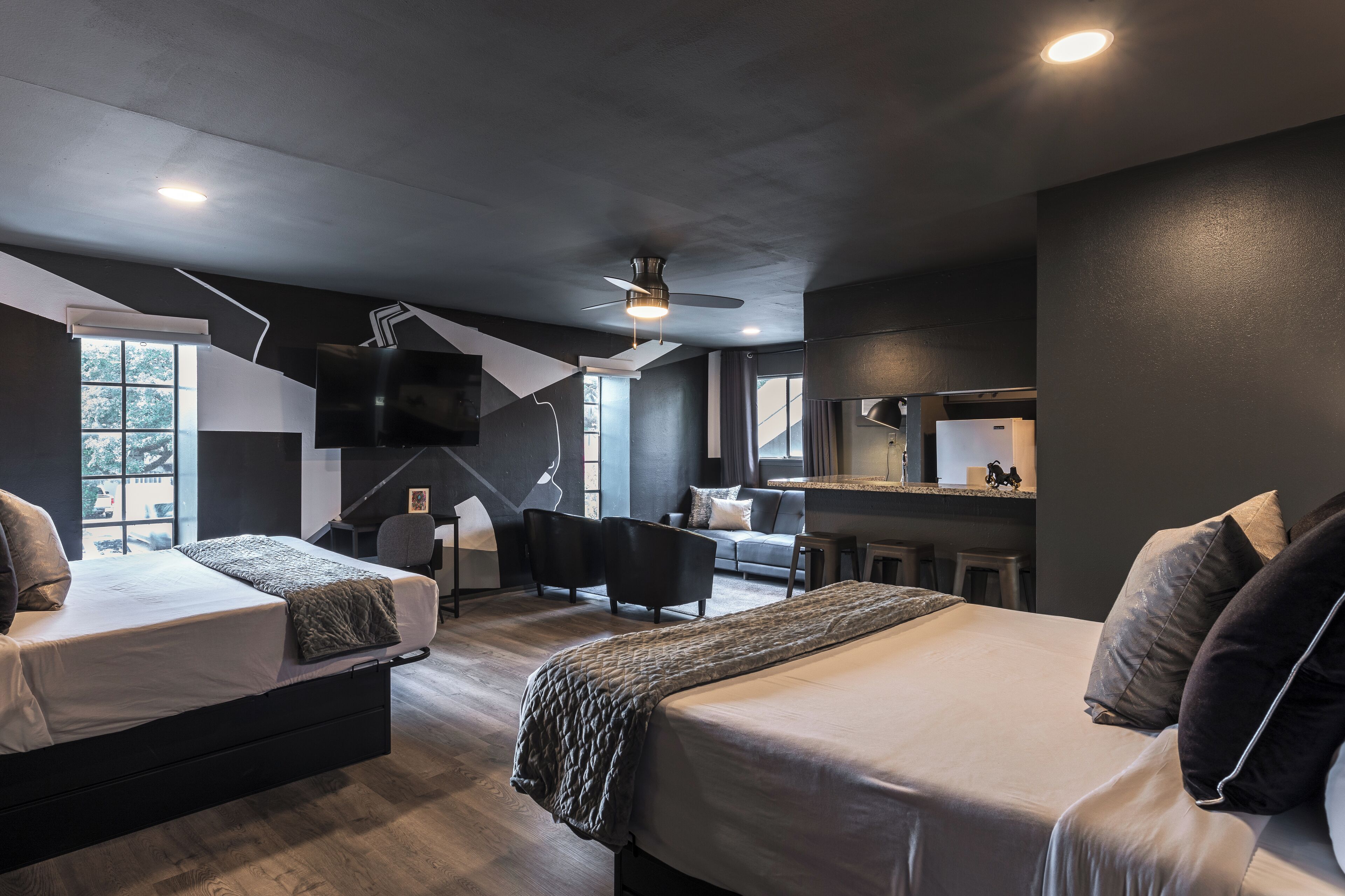 Bureau, fer et planche à repasser, lit parapluie, Wi-Fi gratuit