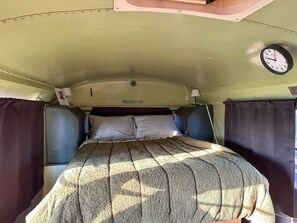 WiFi, bed sheets