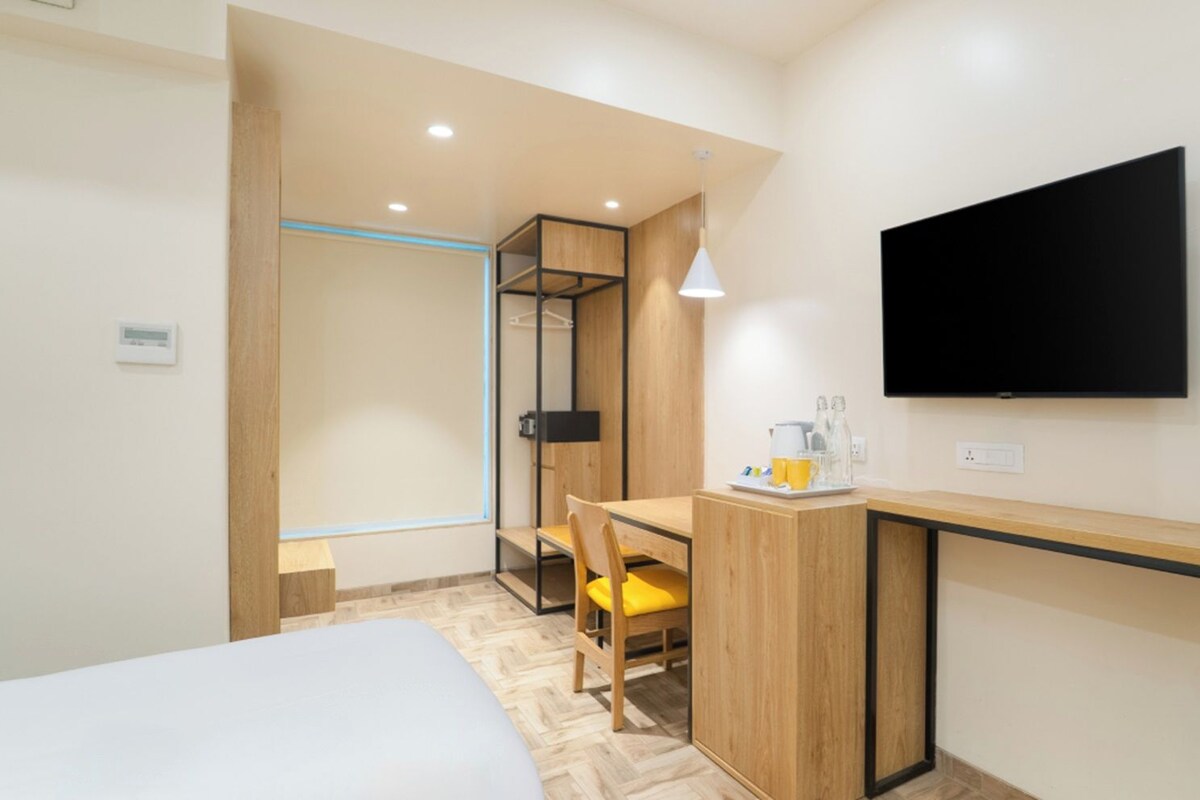 ตู้นิรภัยในห้องพัก, โต๊ะทำงาน, พื้นที่ทำงานแบบใช้แล็ปท็อป, Wi-Fi ฟรี