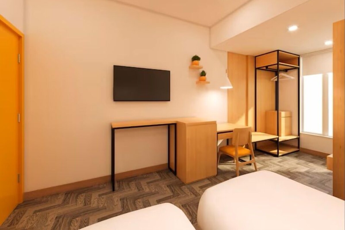ตู้นิรภัยในห้องพัก, โต๊ะทำงาน, พื้นที่ทำงานแบบใช้แล็ปท็อป, Wi-Fi ฟรี