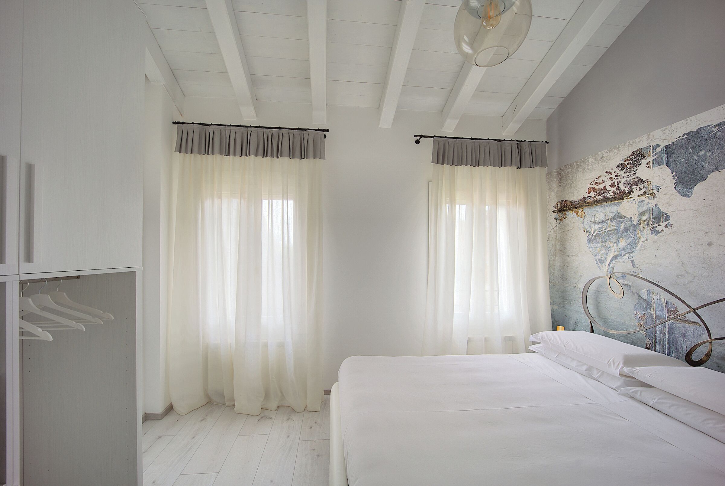 2 ห้องนอน, ผ้าปูที่นอนฝ้ายอียิปต์, เครื่องนอนระดับพรีเมียม, ผ้านวมขนเป็ด