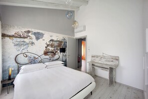 2 bedrooms, Egyptian cotton sheets, premium bedding, down duvets
