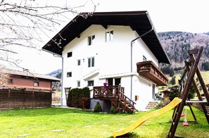 Exterior - Chalet Charlotte is situated at the Grossglockner Road, south of Zell am See. (Fusch an der Großglocknerstraße)