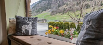 Chalet Charlotte is situated at the Grossglockner Road, south of Zell am See.